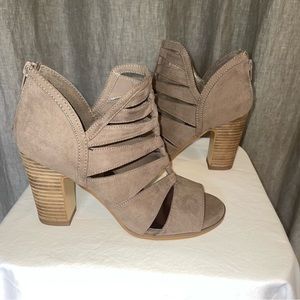 Carlos by Carlos Santana heeled peep toe bootie sandals size 6.5